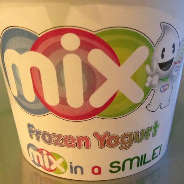 3/9/2013 tarihinde Terrone C.ziyaretçi tarafından Mix Frozen Yogurt'de çekilen fotoğraf