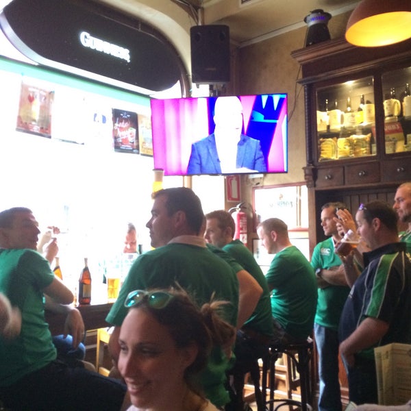 Photo taken at Flaherty&#39;s Irish Pub Barcelona by Nicolas G. on 10/11/2015