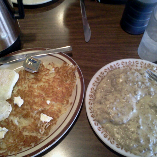 Biscuits & gravy breakfast special with eggs & hashbrowns was delicious!!!