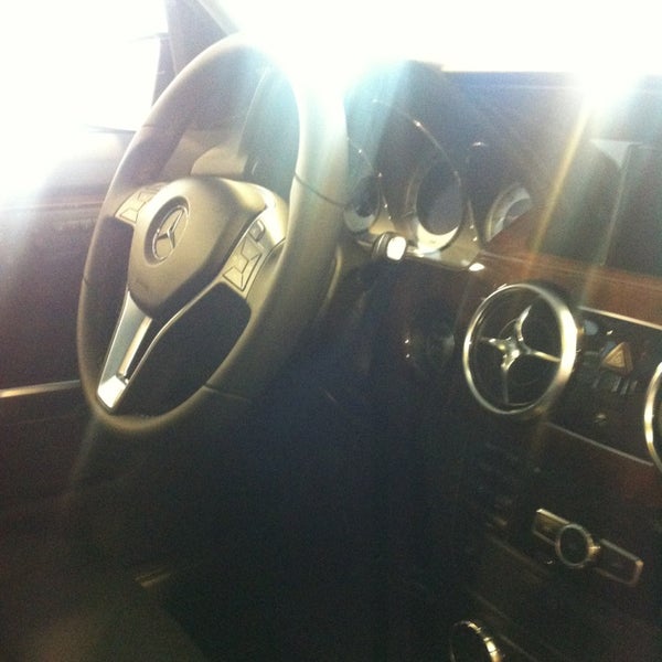 Das Foto wurde bei Silver Star Motors, Authorized Mercedes-Benz Dealer von Kevin am 7/5/2013 aufgenommen