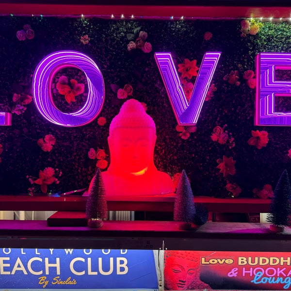 Foto tirada no(a) Love-BUDDHA-Bar.com &amp; HOOKAH Lounge por Hughes L. em 12/15/2023