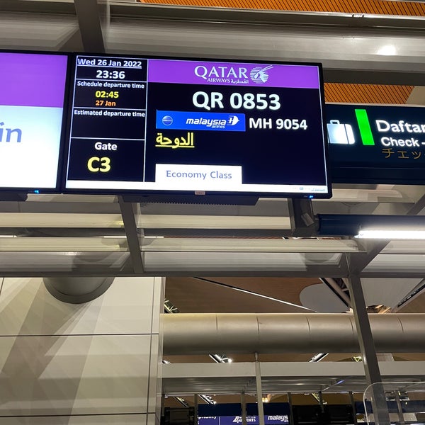 Qatar Airways CheckIn Counter (K) Airport Service