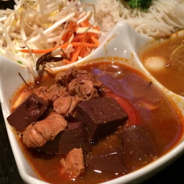 6/25/2014にOffalo O.がDarabar Secret Thai Cuisineで撮った写真