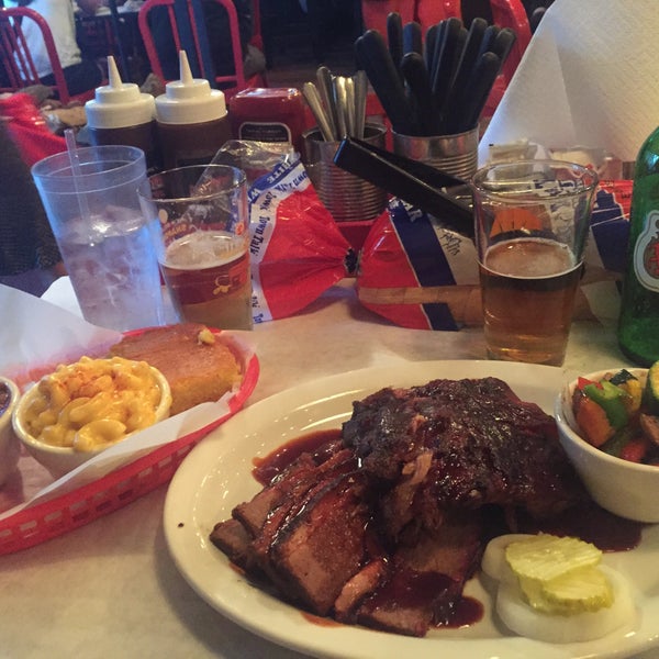 Photo taken at Spring Street SmokeHouse by Anh on 7/21/2015