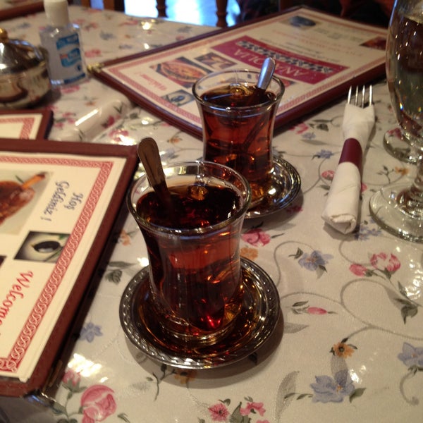4/12/2013 tarihinde Mitch S.ziyaretçi tarafından Anatolia Turkish Cuisine'de çekilen fotoğraf
