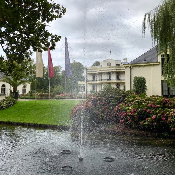 Photo taken at Kasteel De Vanenburg by Cairn T. on 9/17/2019