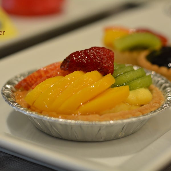 Have you tried our fruit tarts? If no, do drop by Le Boulanger and see for yourself how delicious it is มาลองชิม “Fruit Tarts” ที่ เลอ บูลองเช่ เบเกอร์รี่ช็อป กันนะ