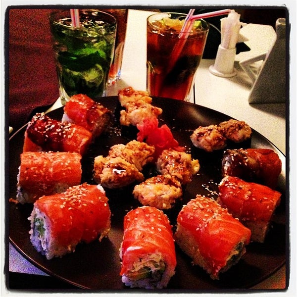 4/14/2013에 V님이 Sushi Time에서 찍은 사진