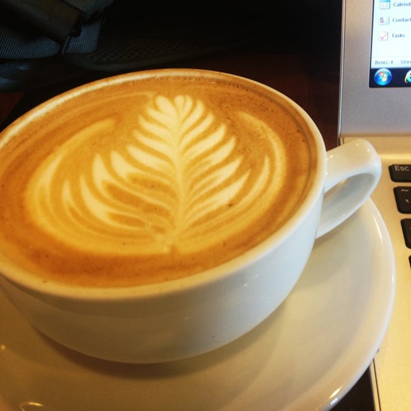 3/19/2013にDavid K.がLand of a Thousand Hills Coffeeで撮った写真