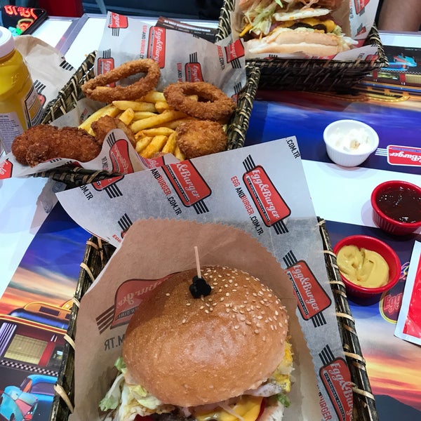 8/27/2017 tarihinde Nil D.ziyaretçi tarafından Egg &amp; Burger'de çekilen fotoğraf