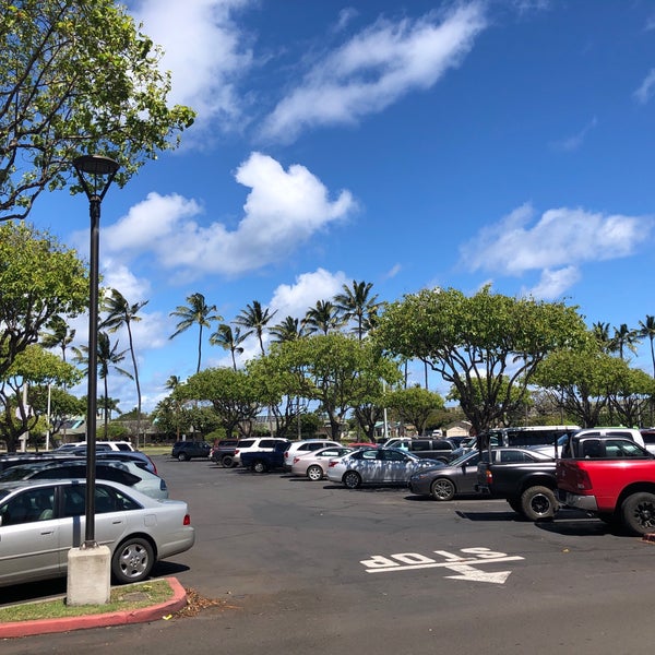 Photo taken at Queen Ka&#39;ahumanu Center by Ray L. on 3/3/2019