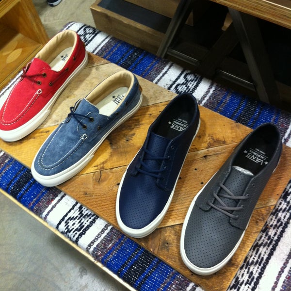 Vans store on sale yonge street
