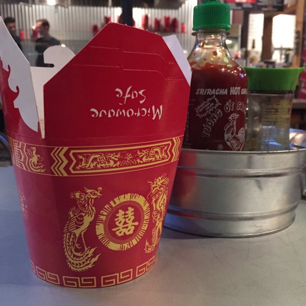 1/21/2016 tarihinde Jimmiziyaretçi tarafından Sriracha House'de çekilen fotoğraf
