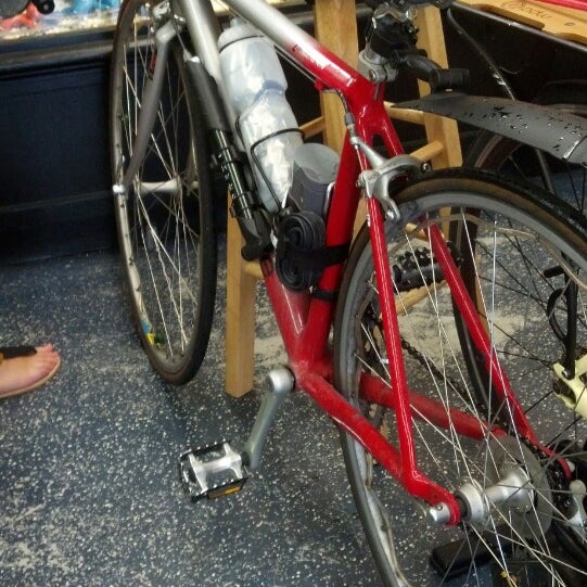 8/31/2013에 Jello 🚲님이 Bicycle Evolution에서 찍은 사진