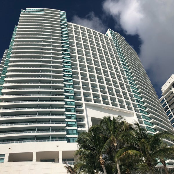 Photo taken at Pool at the Diplomat Beach Resort Hollywood, Curio Collection by Hilton by Matt P. on 2/20/2019