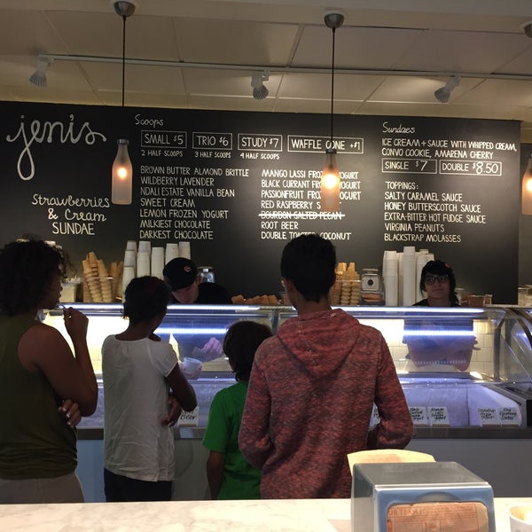 8/15/2015에 Dura M.님이 Jeni&#39;s Splendid Ice Creams에서 찍은 사진