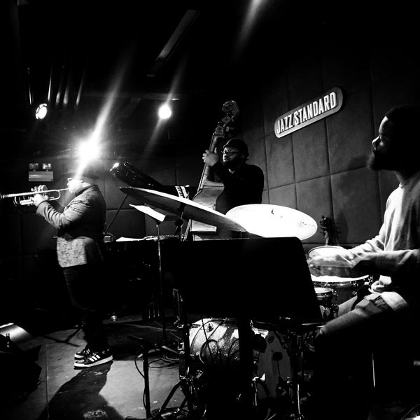 Foto tirada no(a) Jazz Standard por Gulnara em 3/8/2018