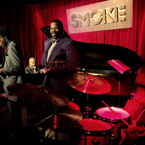 Foto tirada no(a) Smoke Jazz &amp; Supper Club por Gulnara em 7/25/2018