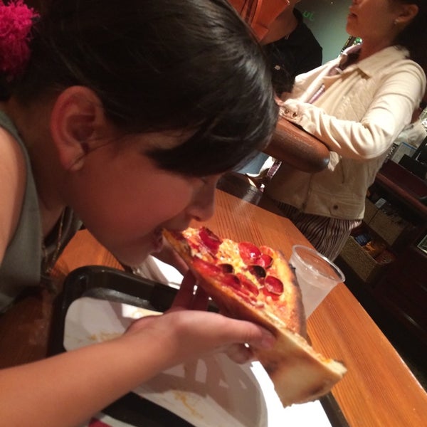 Photo taken at Napolini Pizzeria by Cherry on 6/9/2014