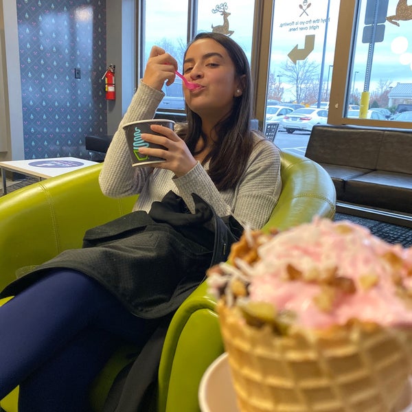 Снимок сделан в di&#39;lishi frozen yogurt bar пользователем Rafael A. 12/6/2019