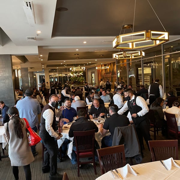 2/18/2022 tarihinde Rafael A.ziyaretçi tarafından Chama Gaúcha Brazilian Steakhouse - Houston'de çekilen fotoğraf