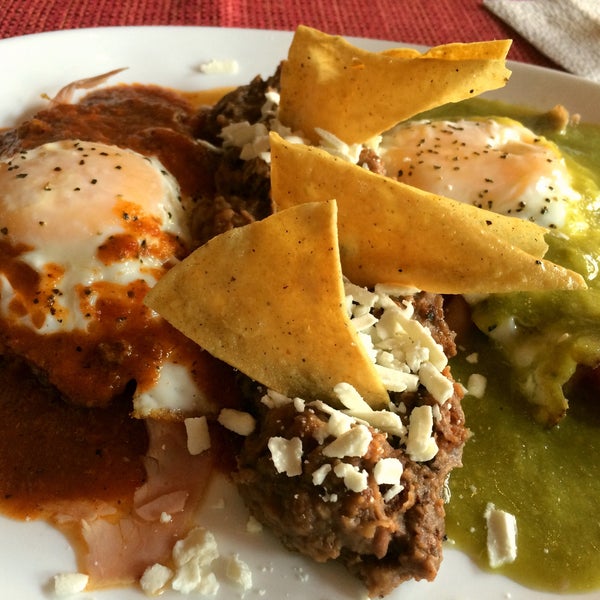 Photo taken at El Manzanillo Restaurante by Cesar G. on 1/9/2015