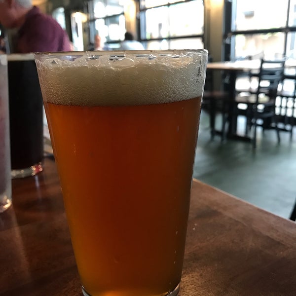 8/26/2018 tarihinde Josh L.ziyaretçi tarafından White Squirrel Brewery'de çekilen fotoğraf