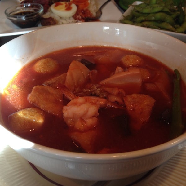 Снимок сделан в Montien Boston - Thai Restaurant пользователем Totsaporn I. 10/26/2013