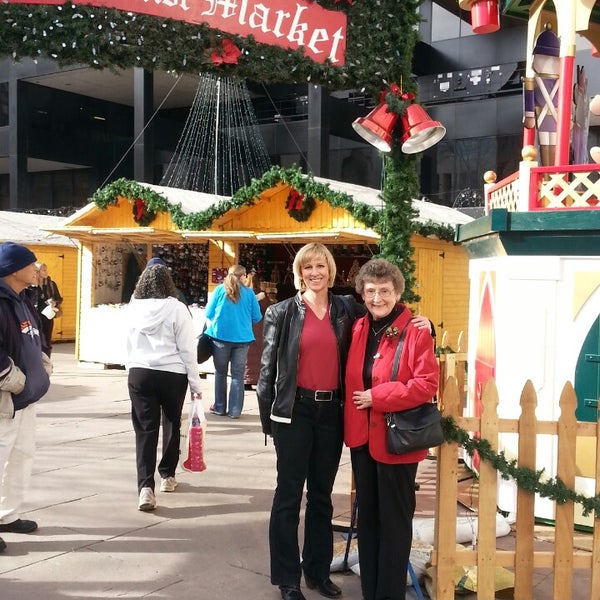 12/18/2013 tarihinde Sally M.ziyaretçi tarafından Denver Christkindl Market'de çekilen fotoğraf