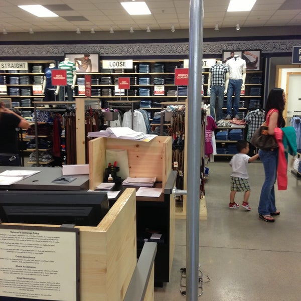 Levi's Outlet Store - 1 tip