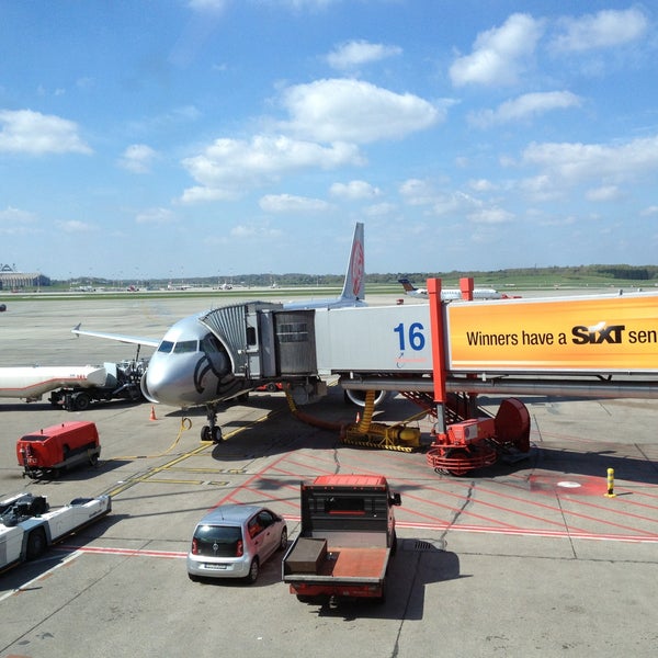 5/5/2013にOlly Maloneがハンブルク空港 ヘルムート・シュミット (HAM)で撮った写真