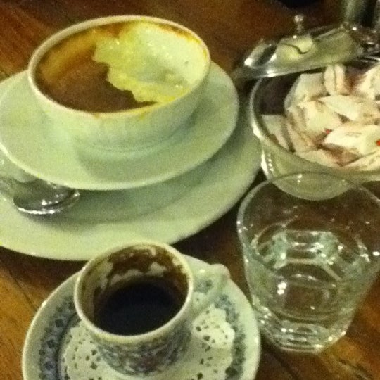 Foto tomada en Mehtap Cafe  por Gülcan B. el 9/15/2012