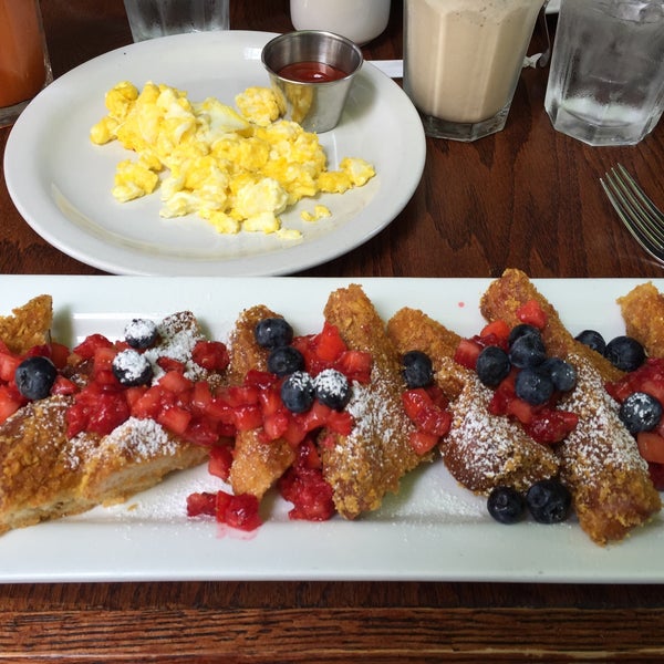 Blu Jam Cafe Woodland HillsWarner Center 23311 Mulholland Dr.