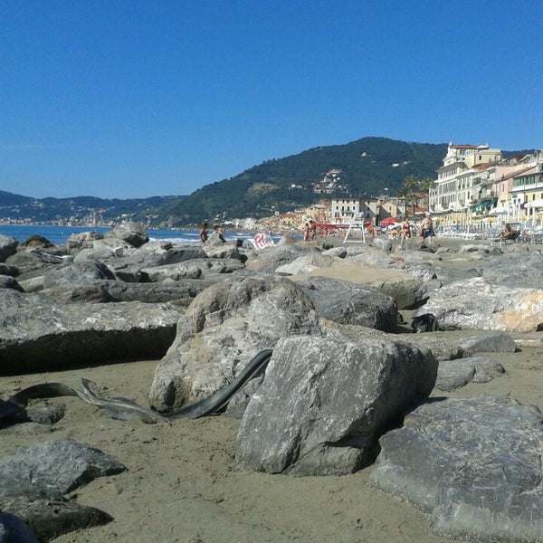 Photos At Spiaggia Di Alassio Passeggiata Baracca
