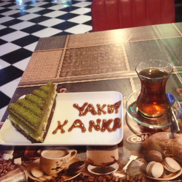 12/26/2015에 Yakup K.님이 Times Caddesi Cafe &amp; Restaurant에서 찍은 사진