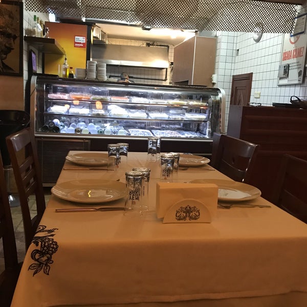 12/8/2018 tarihinde Zeynep E.ziyaretçi tarafından Ata Balık Restaurant'de çekilen fotoğraf
