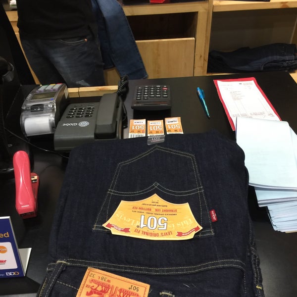 Levis Стоковый Магазин Москва