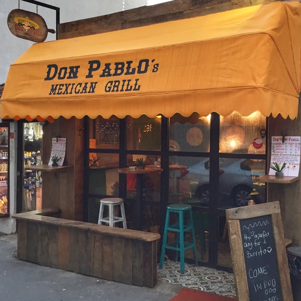 Photo taken at Don Pablo&#39;s Mexican Grill by Berk TÜRKEL on 12/19/2016