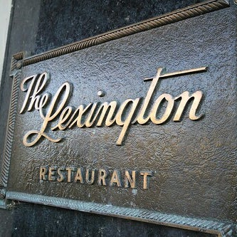 Foto scattata a The Lexington Restaurant da Nauzder L. il 1/18/2013
