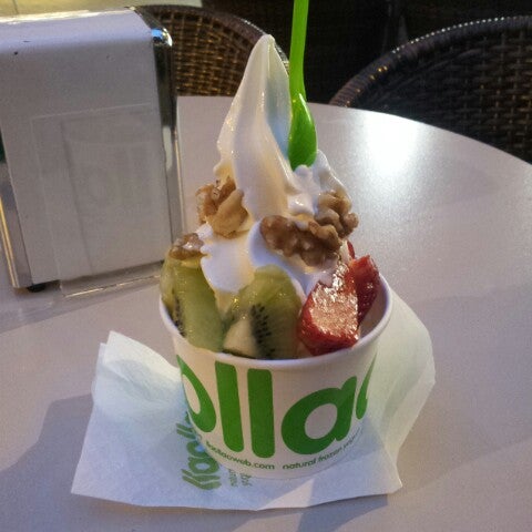 Photo taken at Llaollao by Jorge G. on 4/14/2013