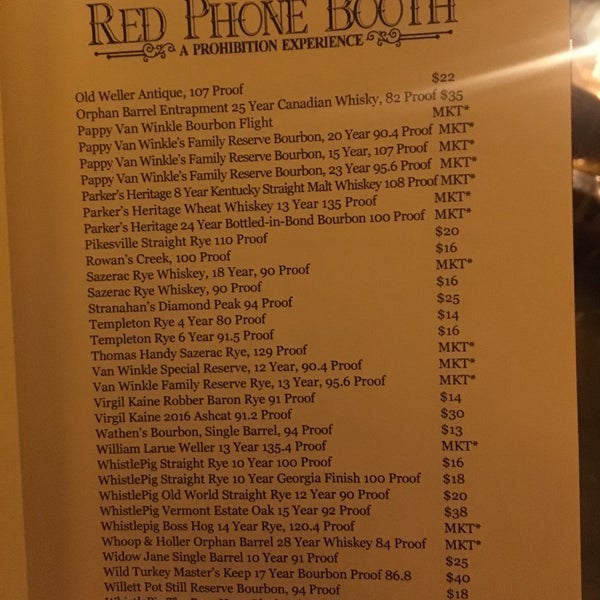 Foto tirada no(a) Red Phone Booth por Tj H. em 7/23/2018