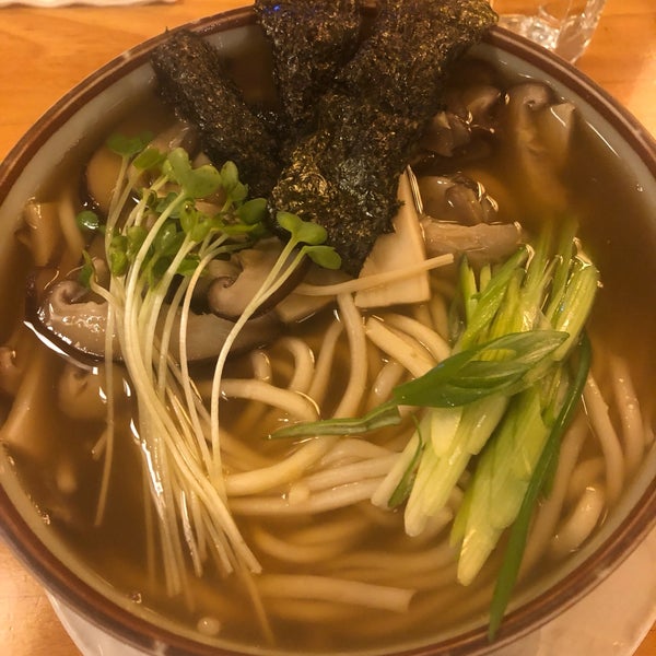 Снимок сделан в Cha-Ya Vegetarian Japanese Restaurant пользователем Jessica L. 12/12/2019