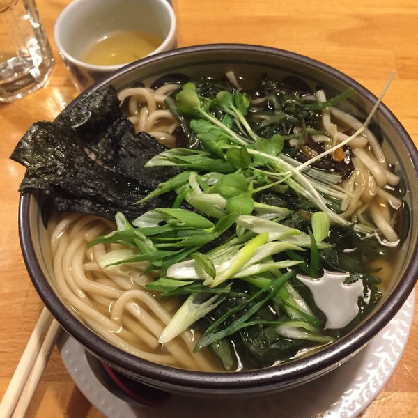 Das Foto wurde bei Cha-Ya Vegetarian Japanese Restaurant von Jessica L. am 10/8/2017 aufgenommen