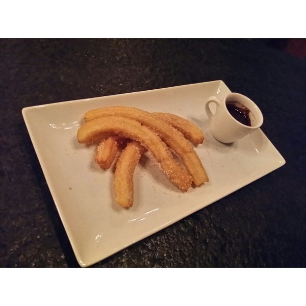 Here you go! The ultimate and happening churros has arrived at ON20. It's served with chocolate dipping. Try it now!
