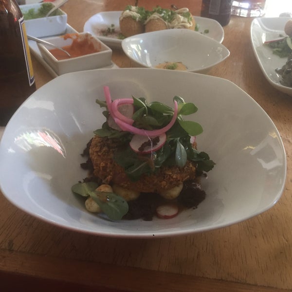 Das Foto wurde bei Pachuco Restaurante von Dena C. am 4/27/2017 aufgenommen