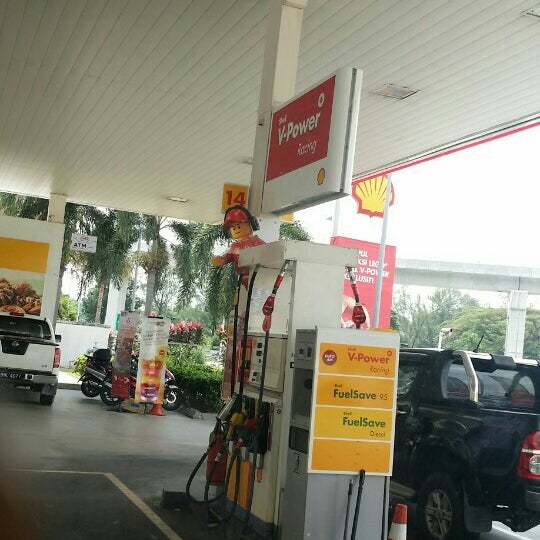 Photo taken at Shell Station by Hasnul H. on 12/1/2015