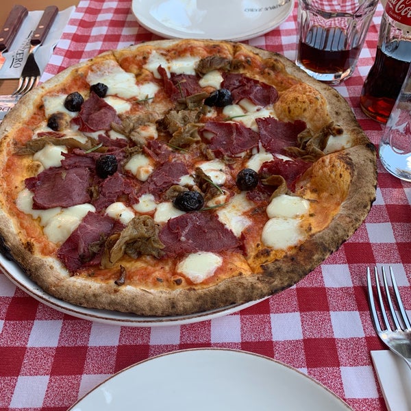 Снимок сделан в Double Zero Pizzeria пользователем Nursal G. 8/9/2019