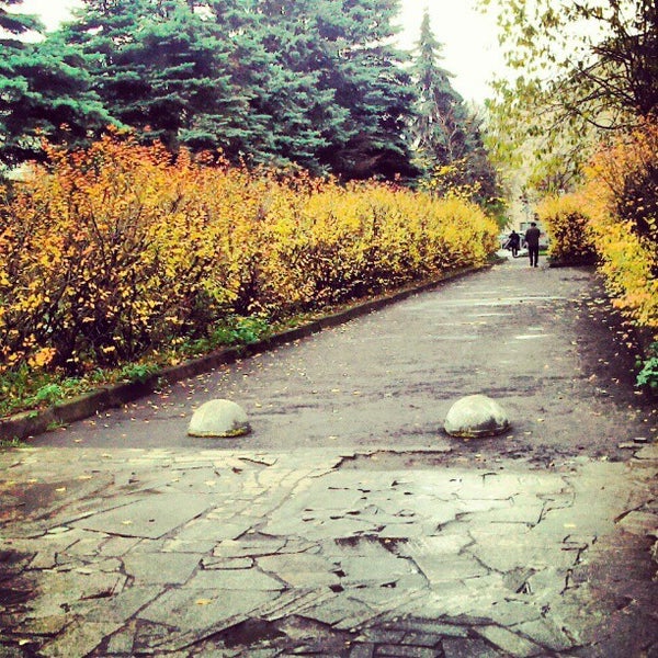 10/24/2012 tarihinde Dima R.ziyaretçi tarafından ЦиFры'de çekilen fotoğraf