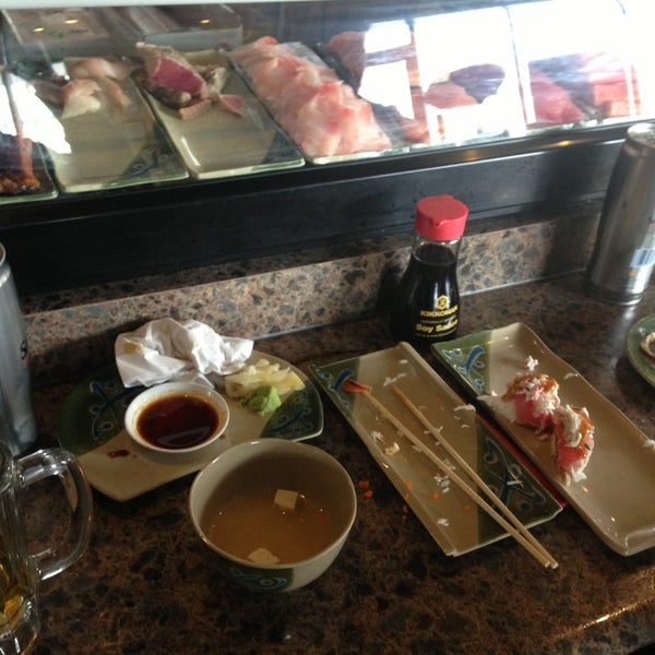 3/7/2013 tarihinde Brittanyziyaretçi tarafından Simply Sushi'de çekilen fotoğraf