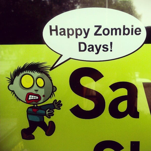 Photo taken at ZombieRunner by Ritzyl C. on 11/28/2012